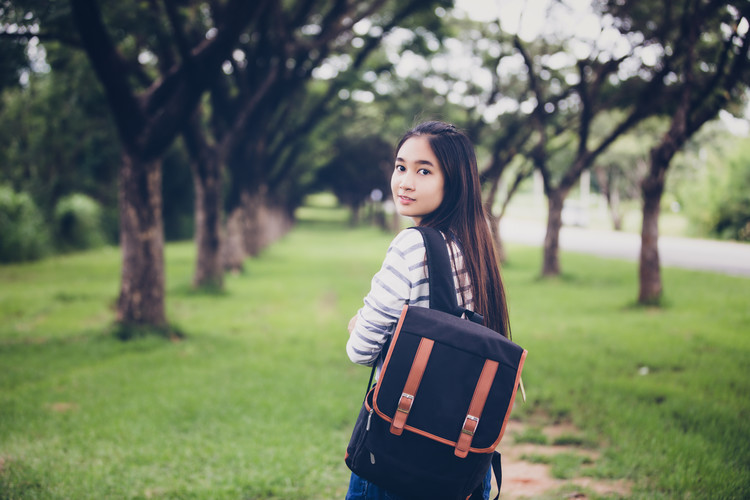 广东石油化工学院图书馆,广东石油化工学院图书馆采用的是哪一种图书分类法